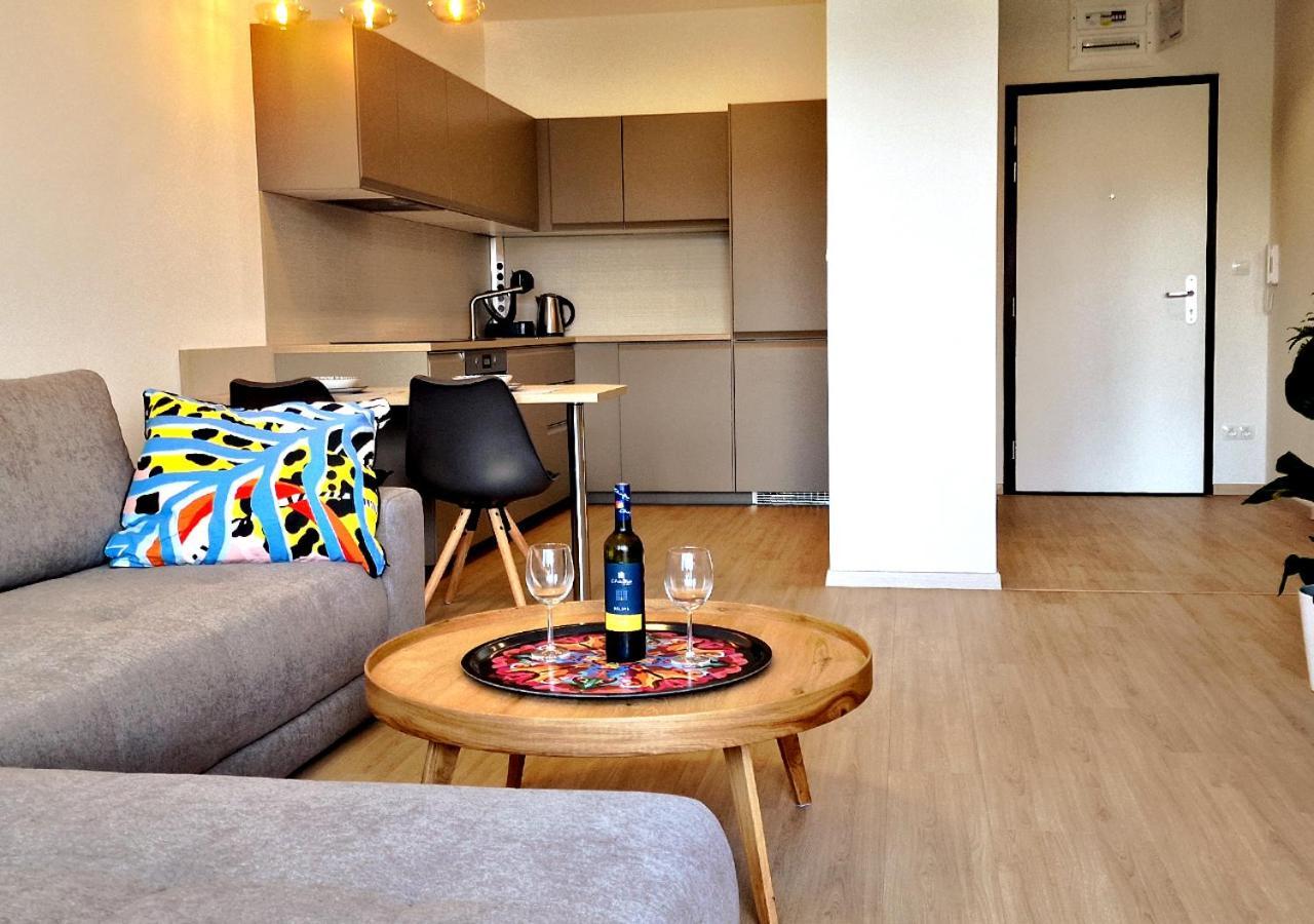 New Cozy 2 Room Pink Apartment Bratislava 058 ภายนอก รูปภาพ