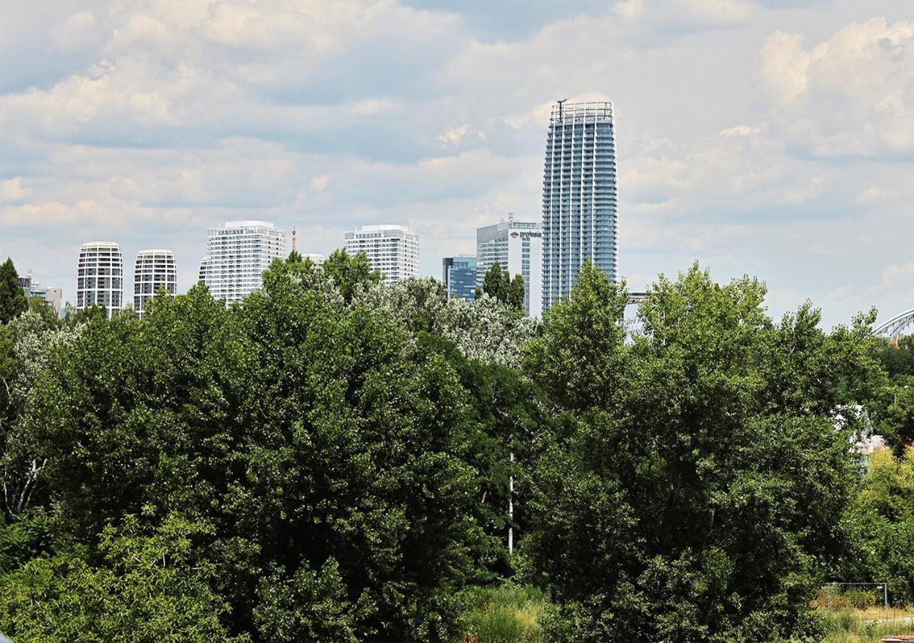 New Cozy 2 Room Pink Apartment Bratislava 058 ภายนอก รูปภาพ